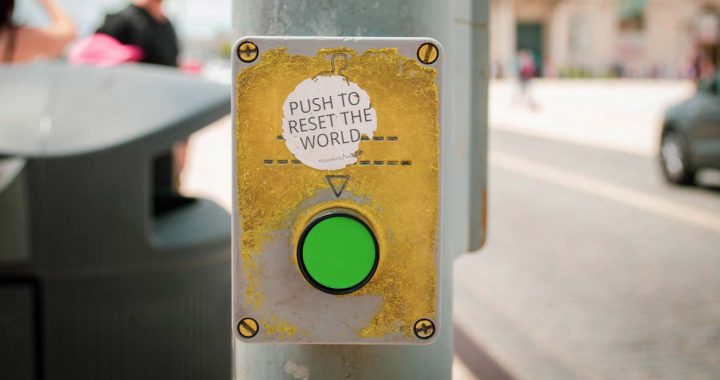 Button to reset the world